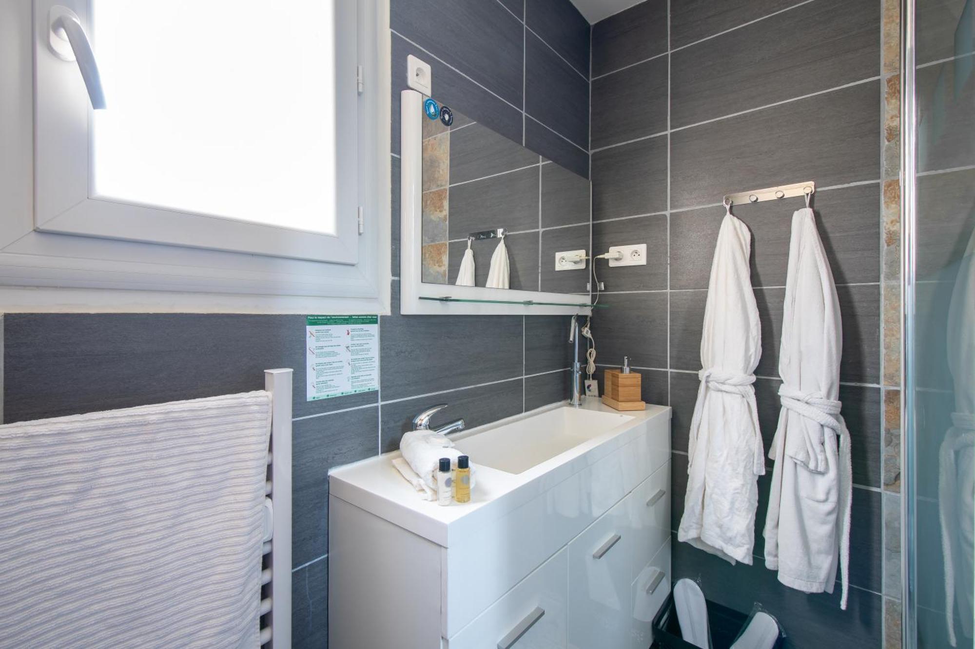Guesthouse La Costiere - Logements Independants - Espace Piscine Jacuzzi Lunel  Bagian luar foto